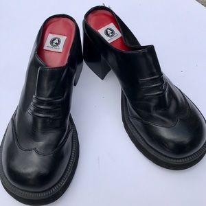 90’s Chunky Platform Round Toe Clogs